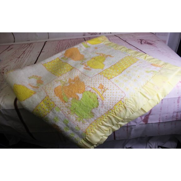 Vintage Yellow Baby Blanket Satan Edged Never Used40" by 45" Chick Bunny Print - Picture 3 of 9